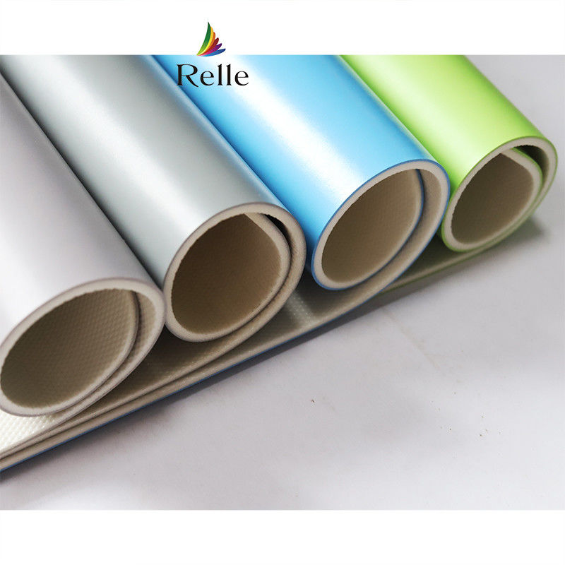 탁월한 마모 저항 5mm 폼 뒷받침 릴 색상 PVC 바닥 롤 댄스